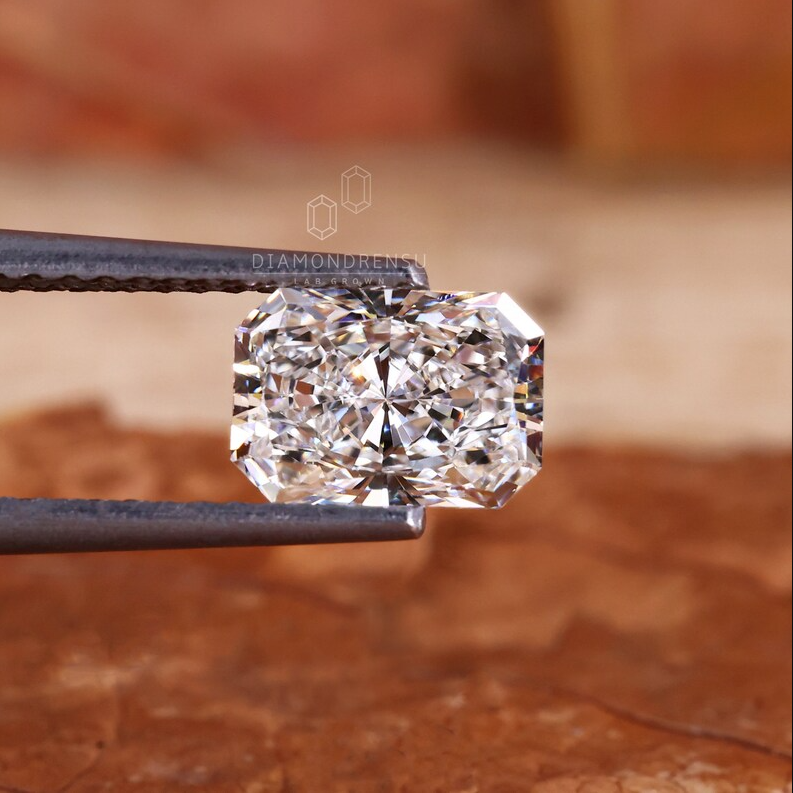 Lab Grown Diamond
